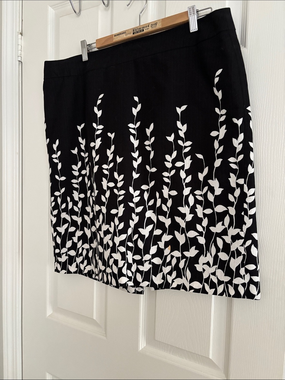 Ann Taylor Black Pencil Skirt with White Leaf Print
